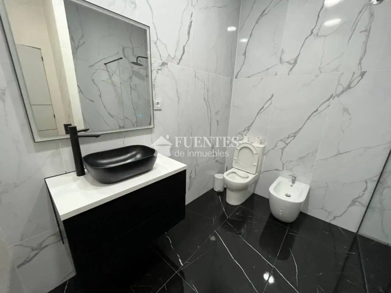 Piso en venta en Calle Cerdá, Altozano - Conde Lumiares