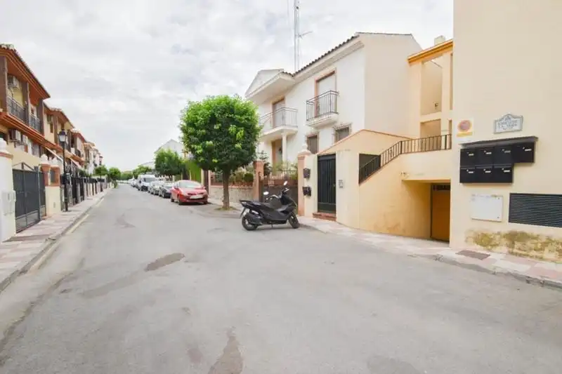Dúplex amb ascensor en venda a Cúllar Vega, imagen 60