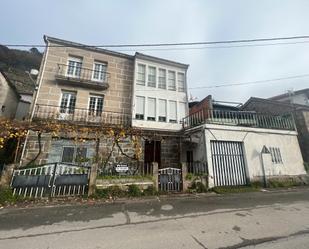 Vista exterior de Casa o xalet en venda en O Saviñao  amb Terrassa i Balcó