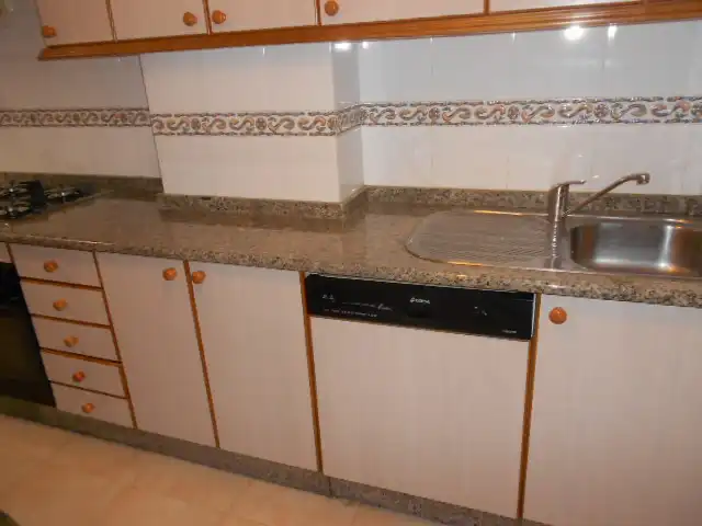 Cuina de Pis de lloguer en Ames amb Calefacció, Terrassa i Traster
