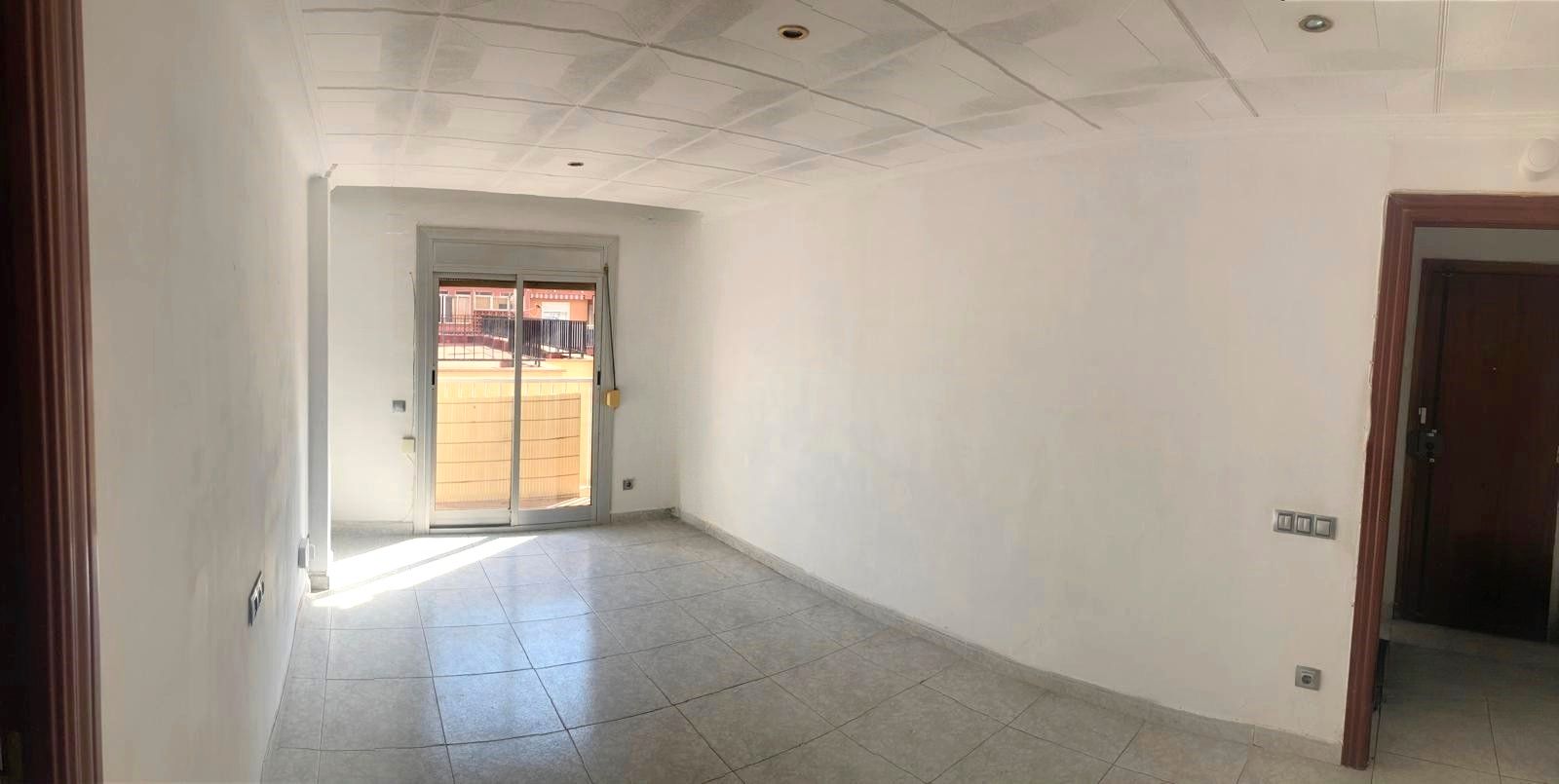 Dormitori de Pis en venda en Sant Boi de Llobregat amb Balcó