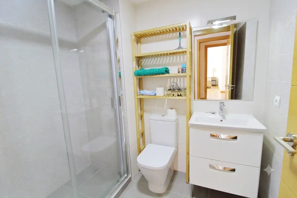 Bathroom of Flat for sale in Valencia  with Air Conditioner, Parquet flooring and Balcony
