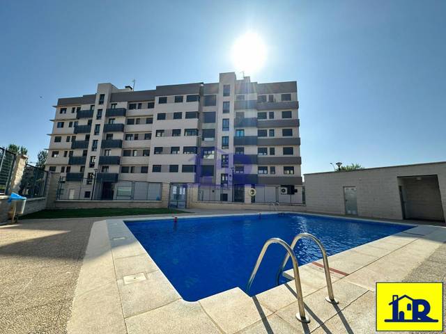 Piso en Venta en Infanta Paz de Borbon en Reyes Católicos - Paseo San Antonio