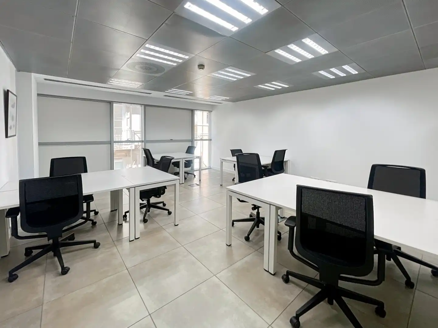 Büro zur Miete in Zaragoza mit Klimaanlage, Heizung und Möbliert