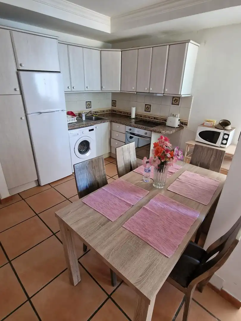 Apartamento con ascensor en venta en Estepona Pueblo, imagen 3