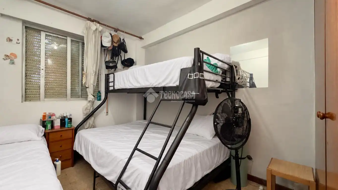 Habitación de Piso en venta en Madrid con Calefacción y Terraza