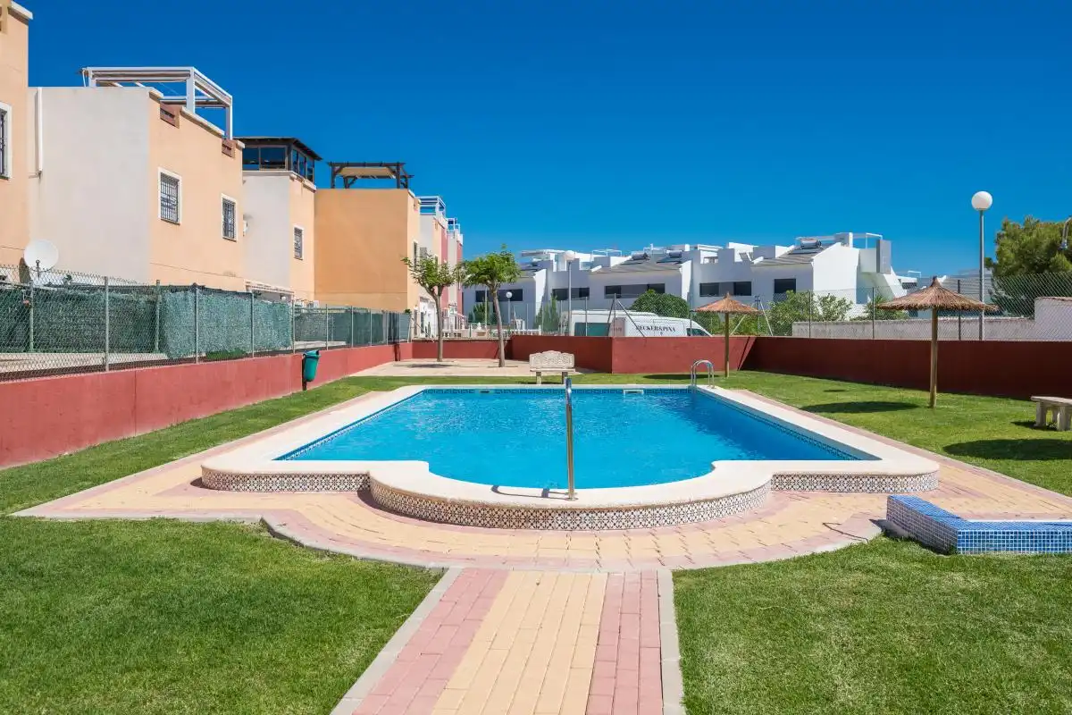 Piscina de Planta baja en venta en Orihuela con Aire acondicionado, Calefacción y Terraza