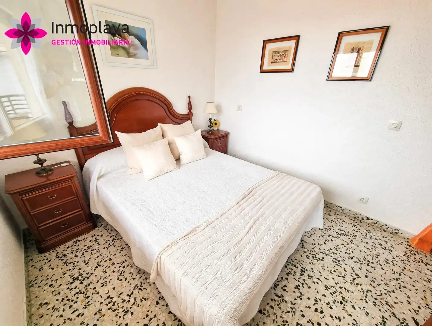 Schlafzimmer von Dachboden zum Verkauf in Noja mit Terrasse und Möbliert