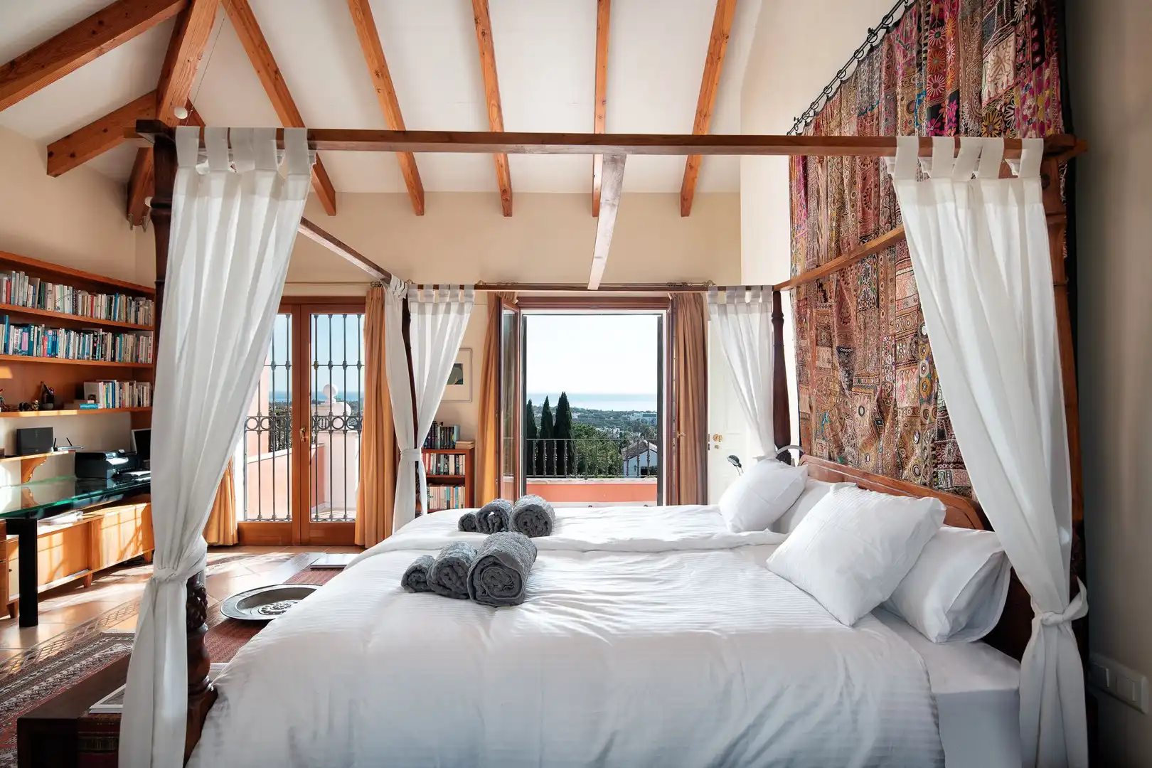 Habitación de Casa o chalet de alquiler en Estepona con Aire acondicionado, Jardín privado y Terraza