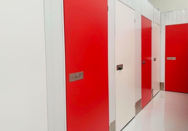 Box room to rent in Rubí