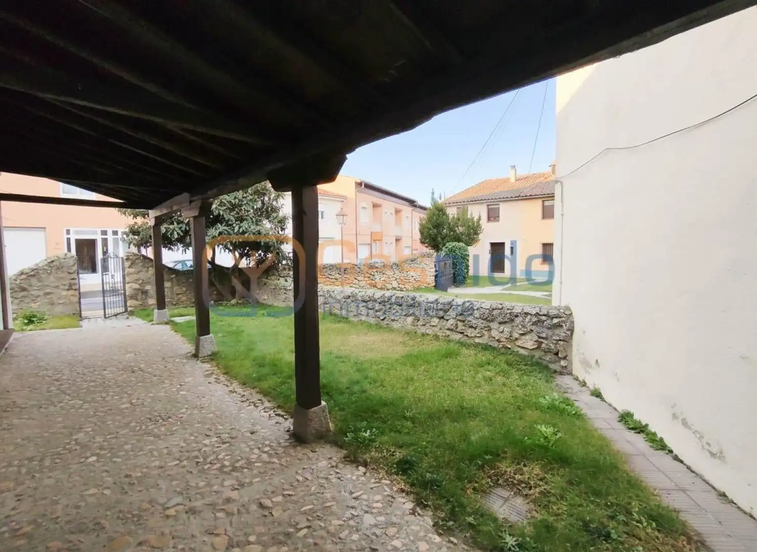 Außenansicht von Haus oder Chalet zum Verkauf in Torrecaballeros mit Heizung, Parkett und Abstellraum