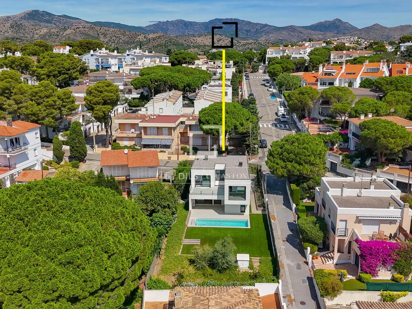 Vista exterior de Casa o xalet en venda en Llançà amb Aire condicionat, Calefacció i Jardí privat