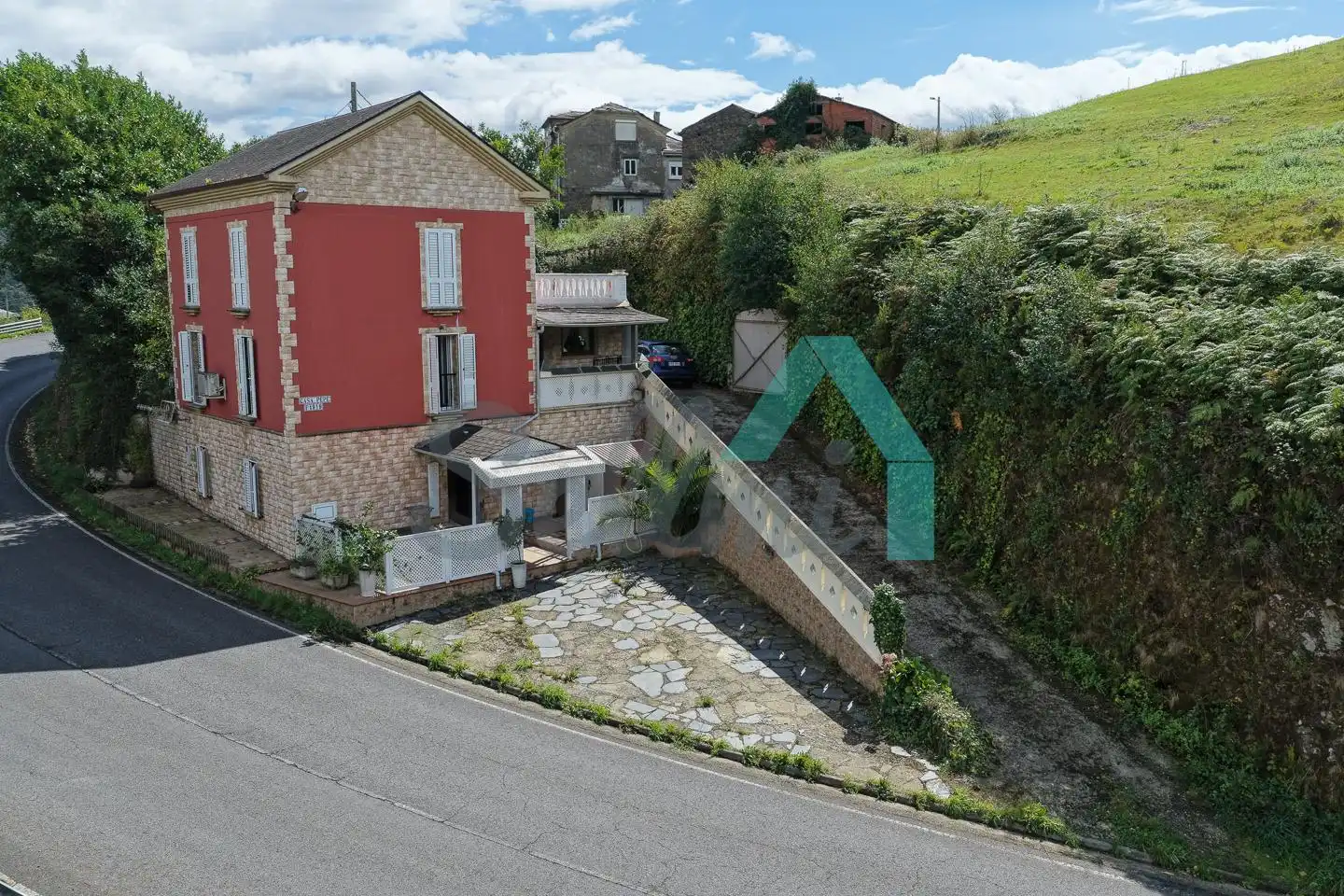 Houses for sale in Coaña  with Heating, Terrace and Furnished