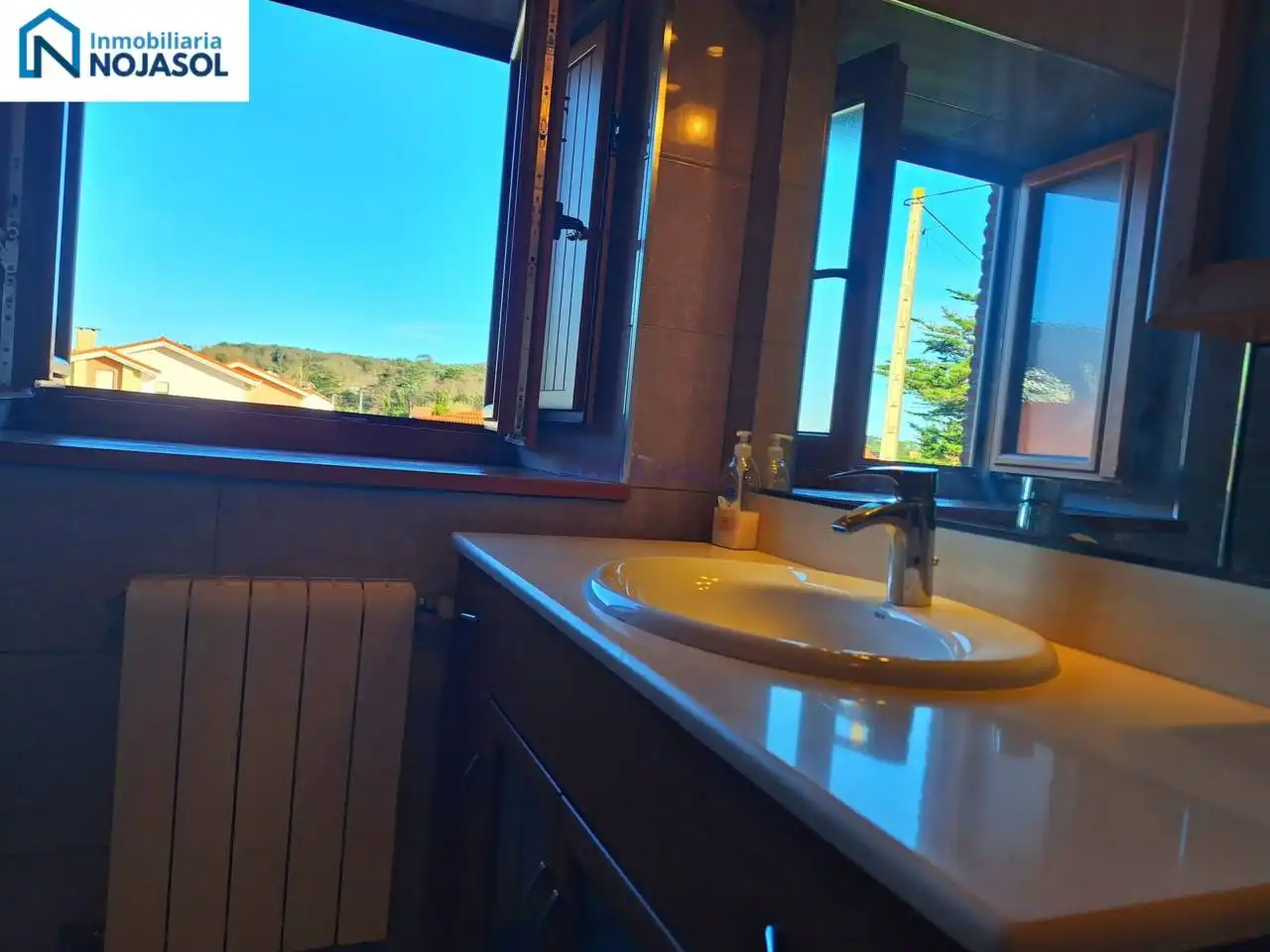 Baño de Casa o chalet de alquiler en Noja con Calefacción, Jardín privado y Terraza