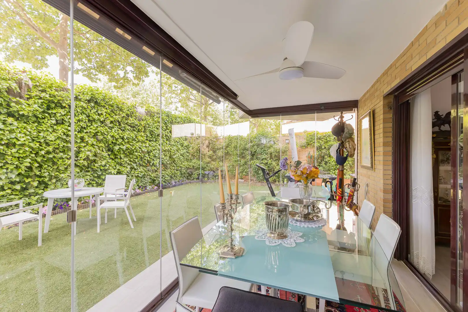 Terrasse von Wohnungen zum Verkauf in Boadilla del Monte mit Klimaanlage, Heizung und Privatgarten