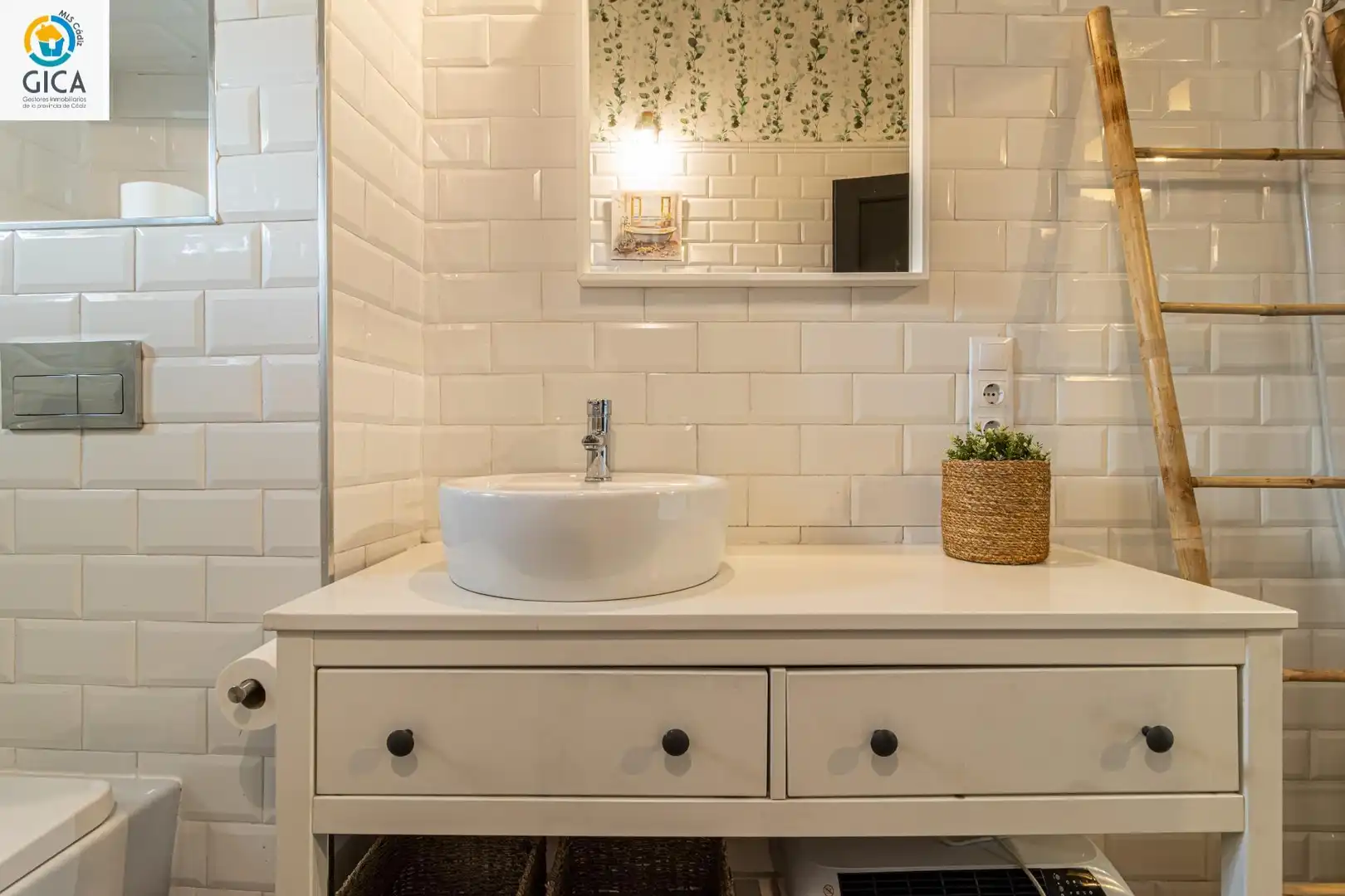 Bathroom of Houses for sale in Jerez de la Frontera  with Air Conditioner, Heating and Storage room