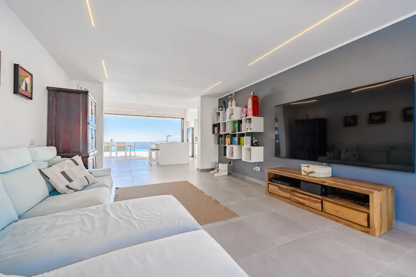 Living room of Houses for sale in Adeje  with Air Conditioner, Private garden and Terrace