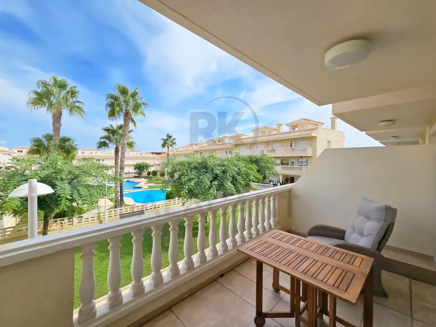 Penthouse with pool for sale in ESCANDINAVIA 98