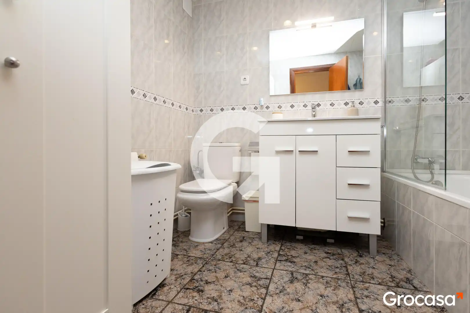 Baño de Casa adosada en venta en Sant Vicenç Dels Horts con Aire acondicionado, Calefacción y Jardín privado