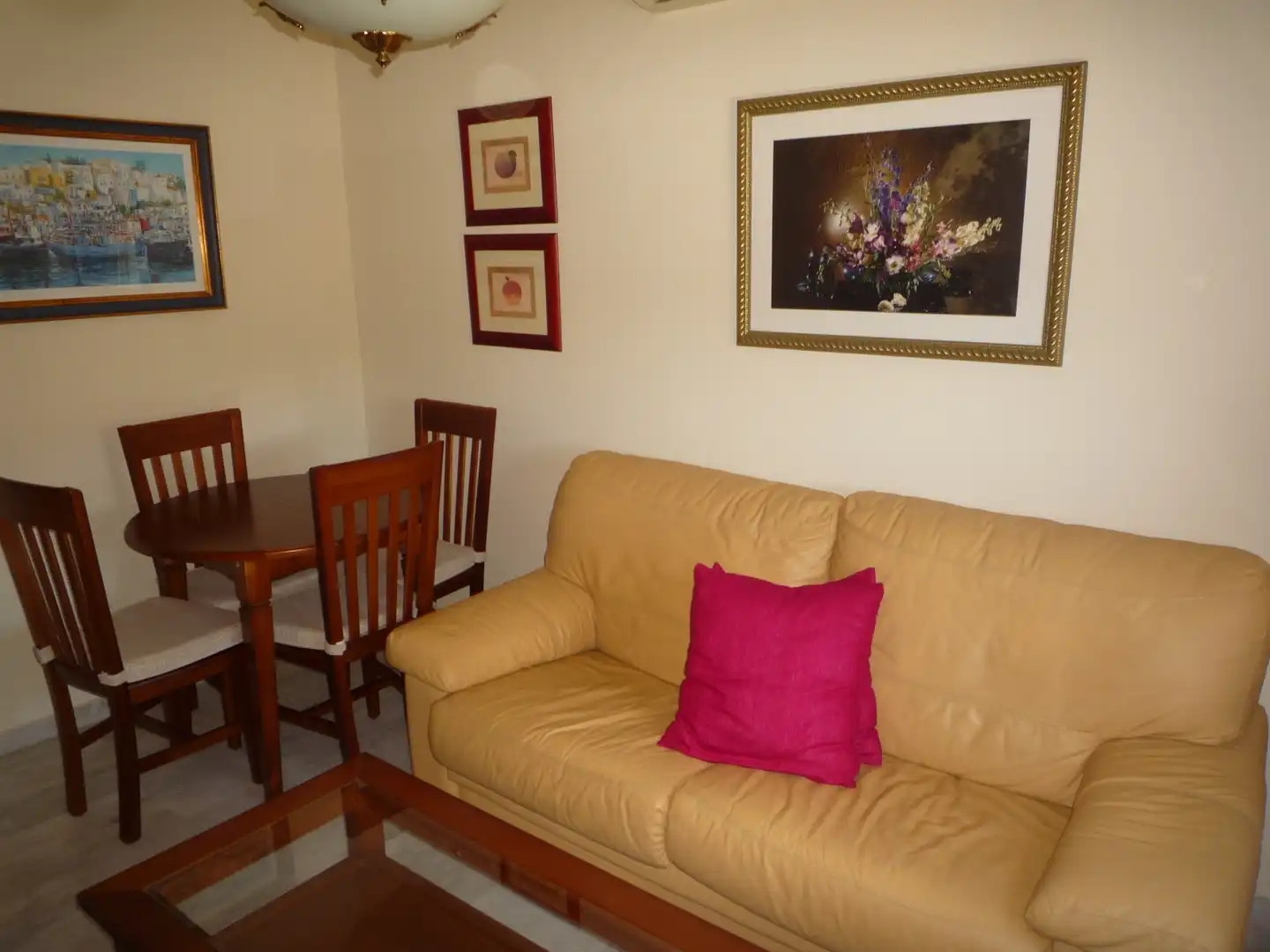 Sala de estar de Apartamento de alquiler en Málaga con Aire acondicionado, Amueblado y Lavadora
