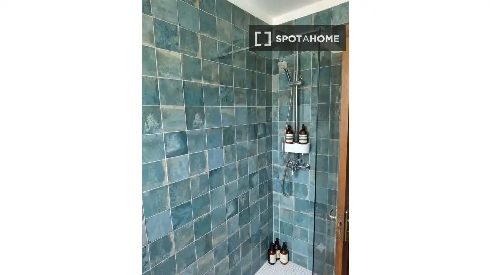 Baño de Piso para compartir en  Palma de Mallorca con Aire acondicionado, Calefacción y Amueblado