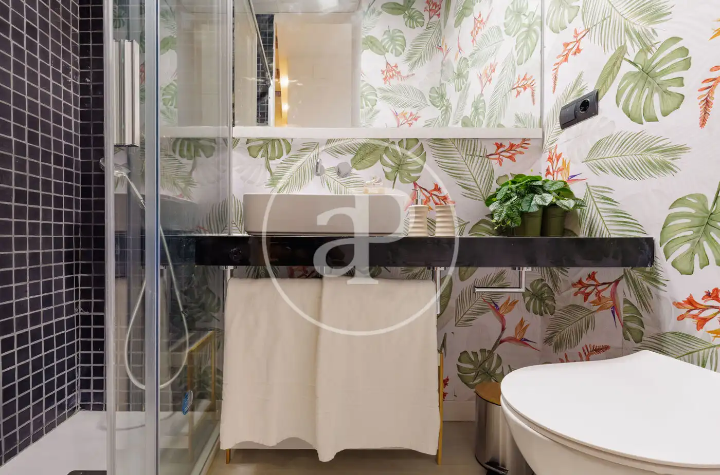 Baño de Piso de alquiler en Valencia con Aire acondicionado, Calefacción y Amueblado