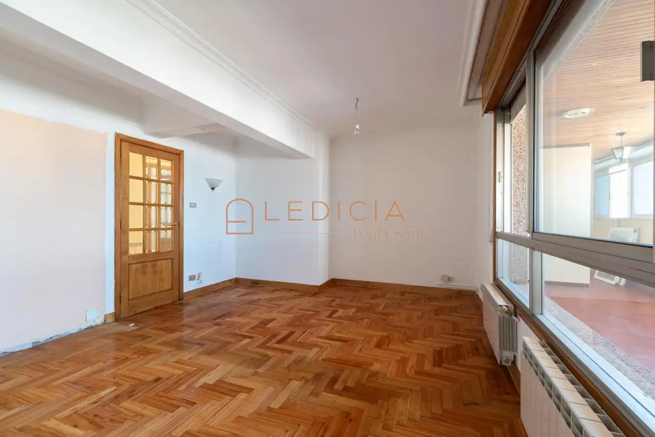 Piso en venta en García Barbón, 114, Centro - Areal
