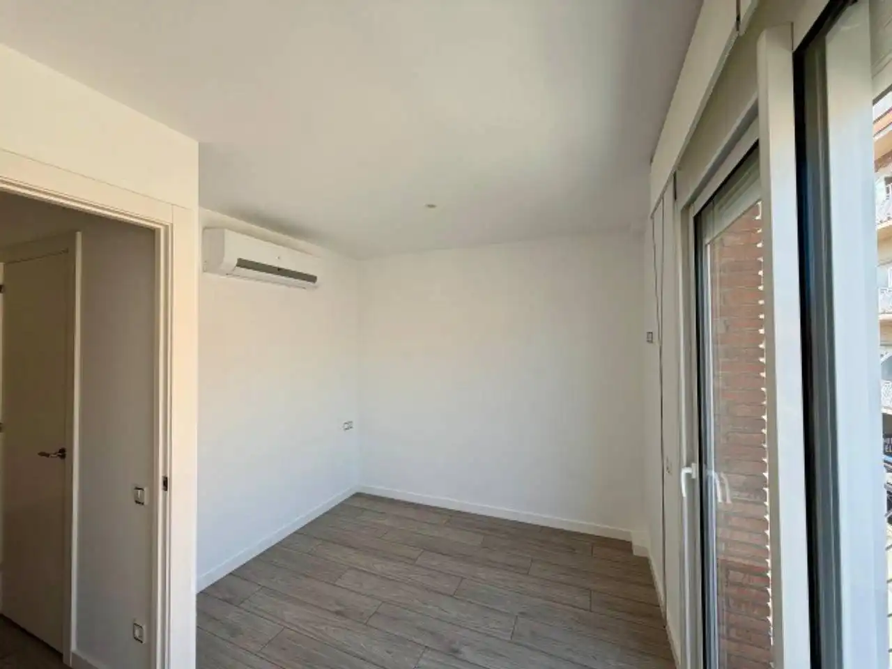 Habitación de Dúplex en venta en Sabadell con Aire acondicionado, Calefacción y Parquet