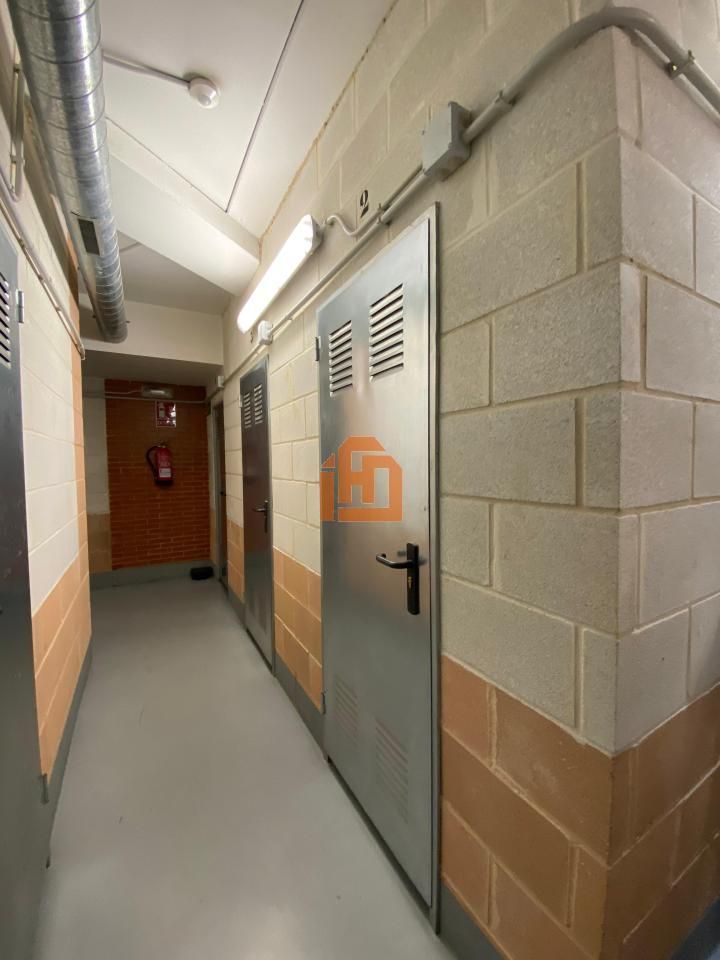 Box room to rent in León Capital 