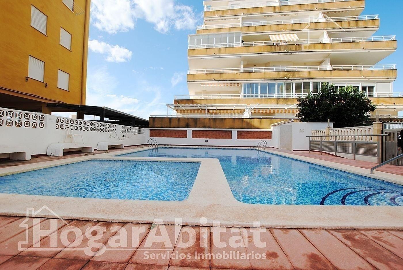 Piscina de Piso en venta en Tavernes de la Valldigna con Terraza, Balcón y Piscina comunitaria