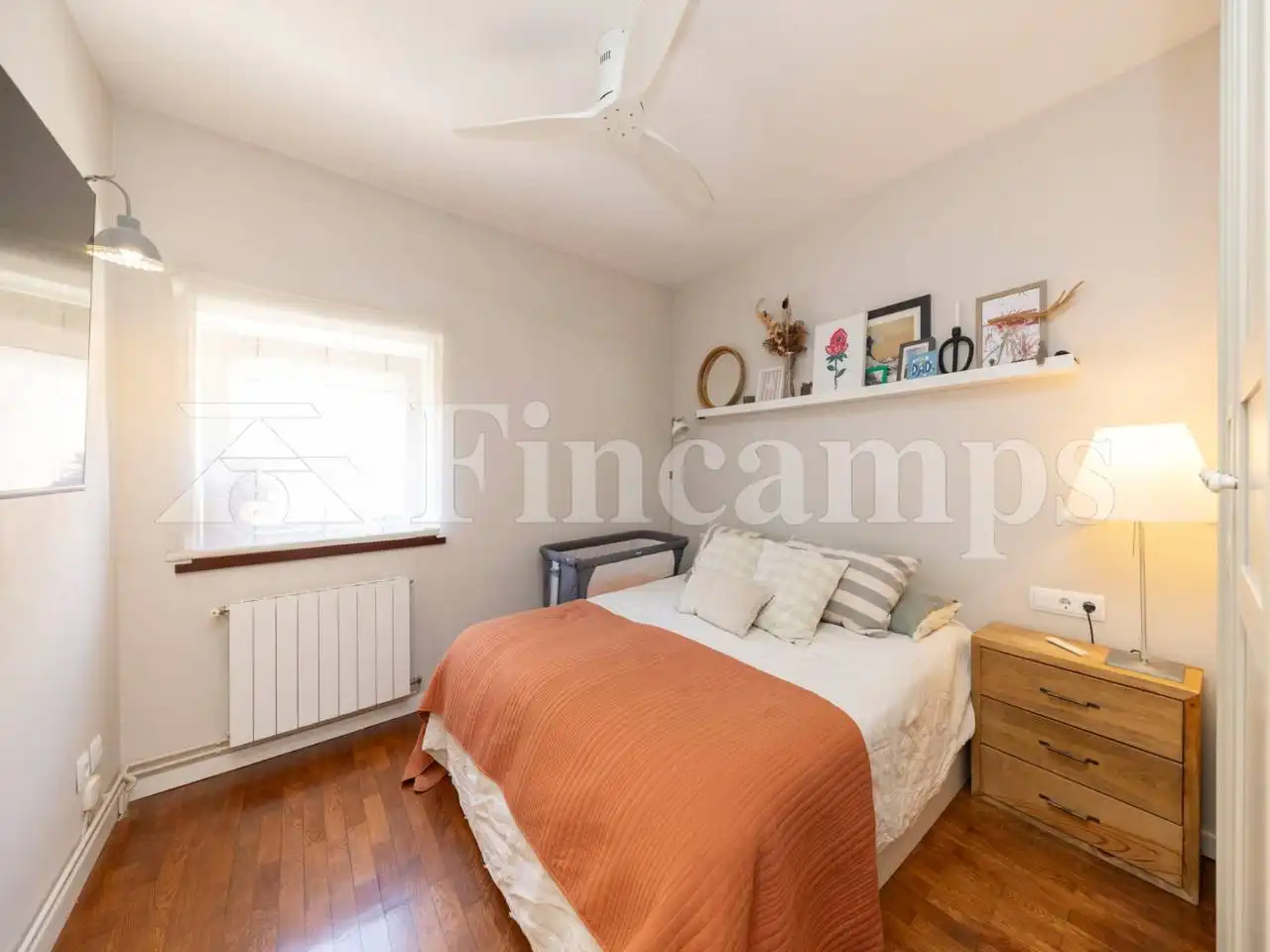 Dormitori de Casa o xalet en venda en Sabadell amb Calefacció, Parquet i Terrassa