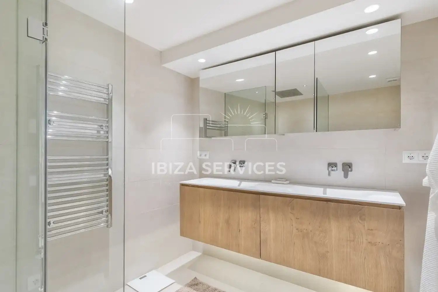 Bathroom of Flat for rent in Eivissa  with Air Conditioner and Swimming Pool
