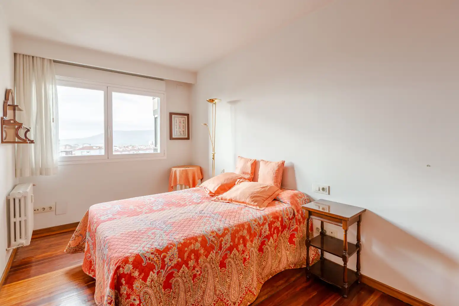 Habitación de Piso en venta en  Pamplona / Iruña con Calefacción, Terraza y Amueblado