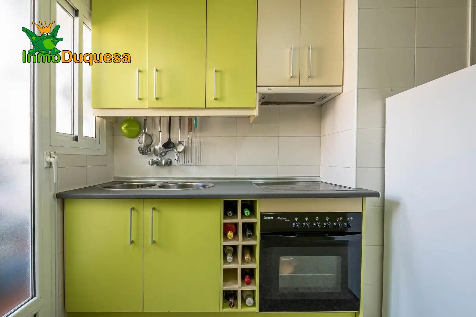 Kitchen of Flat for sale in Granada  with Air Conditioner, Heating and Terrace