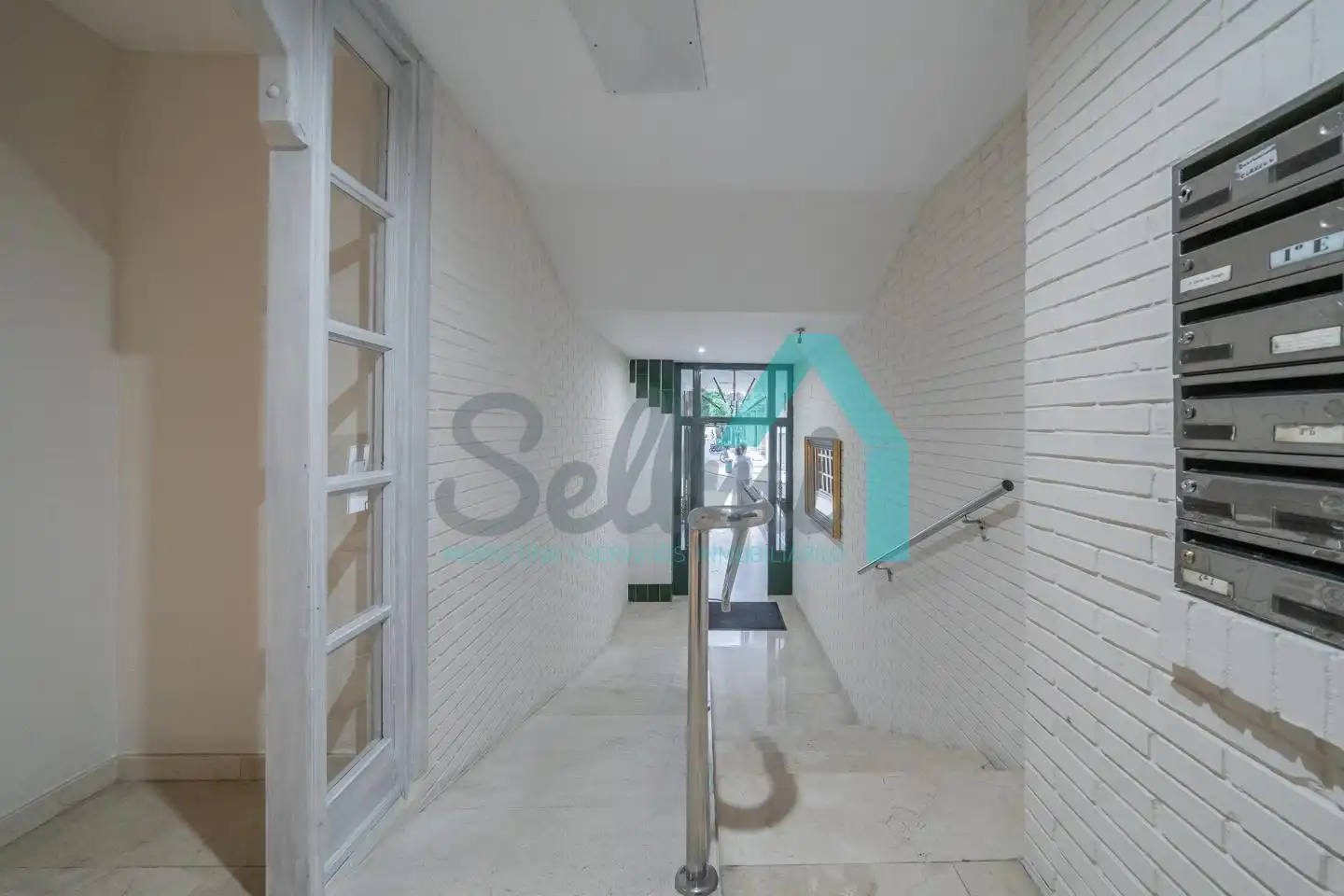 Planta baja de alquiler en Oviedo  con Calefacción, Parquet y Amueblado