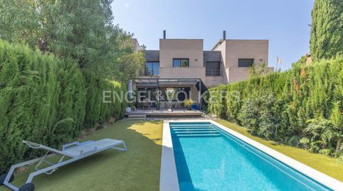 Formidable casa con jardín y piscina, muy cerca del mar