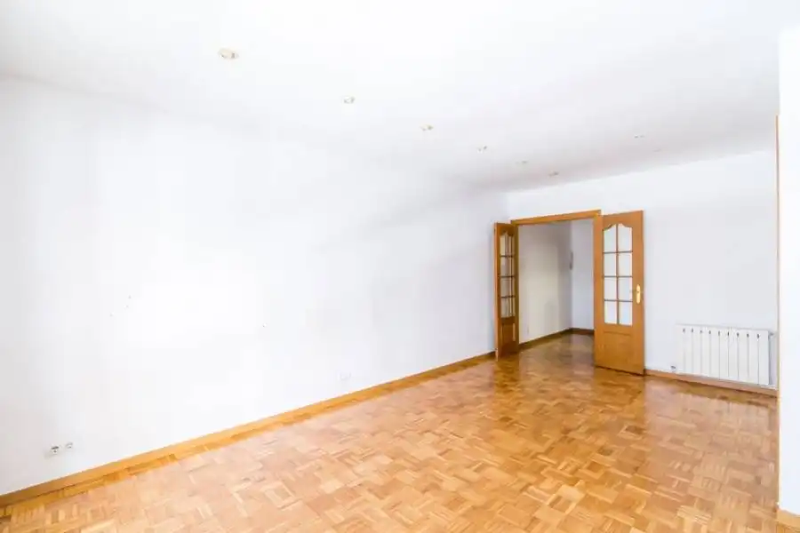 Sala de estar de Piso en venta en Barcelona con Calefacción y Parquet
