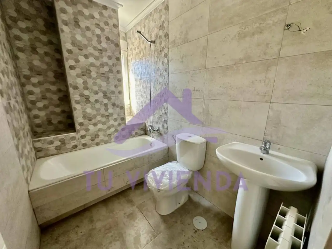 Baño de Piso en venta en Saldaña con Calefacción