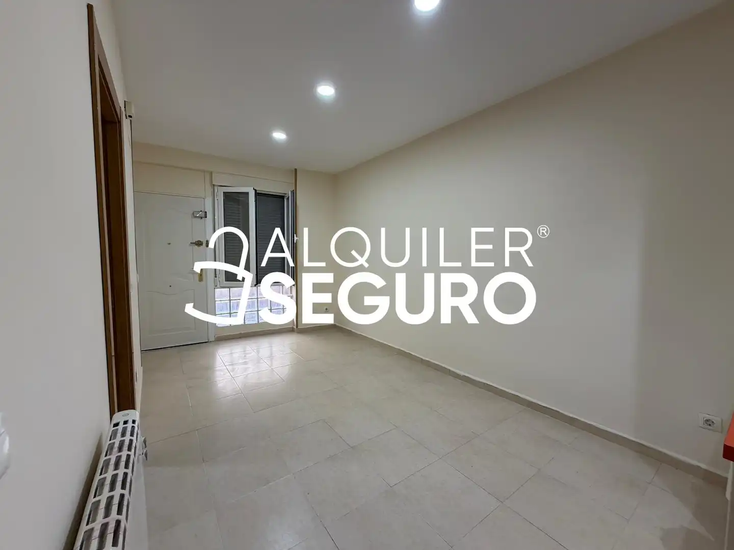 Piso de alquiler en Rafael San Narciso, Palomeras Bajas