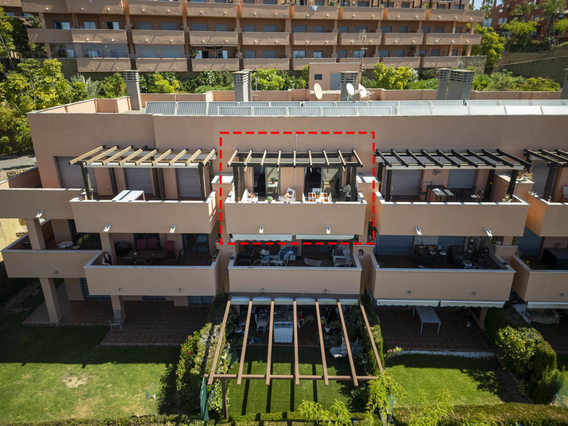 Vista exterior de Àtic en venda en Manilva amb Aire condicionat, Terrassa i Traster