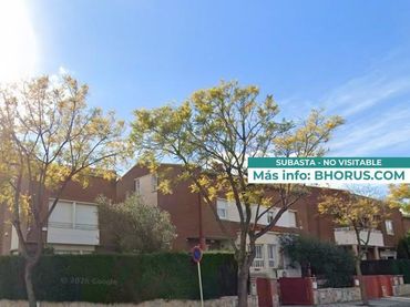 Casa con piscina in vendita a GERMA VALLMITJANA 12