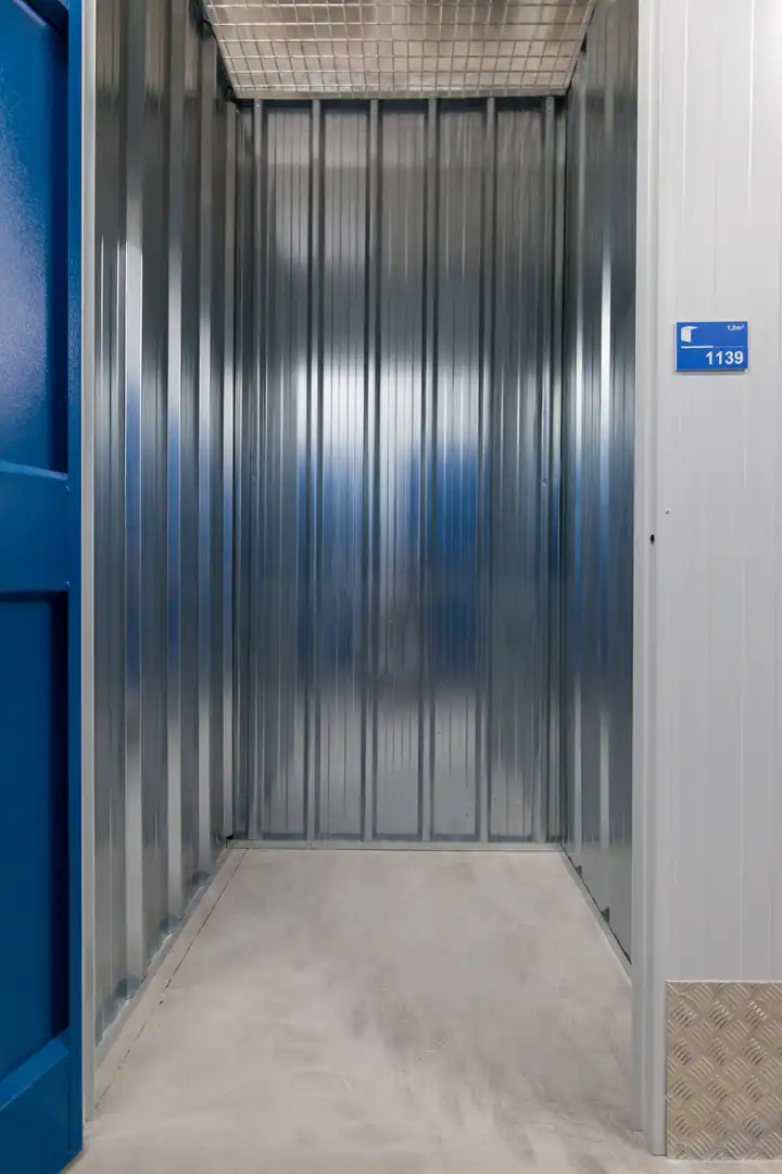 Vista exterior de Trastero de alquiler en Vitoria - Gasteiz con Alarma