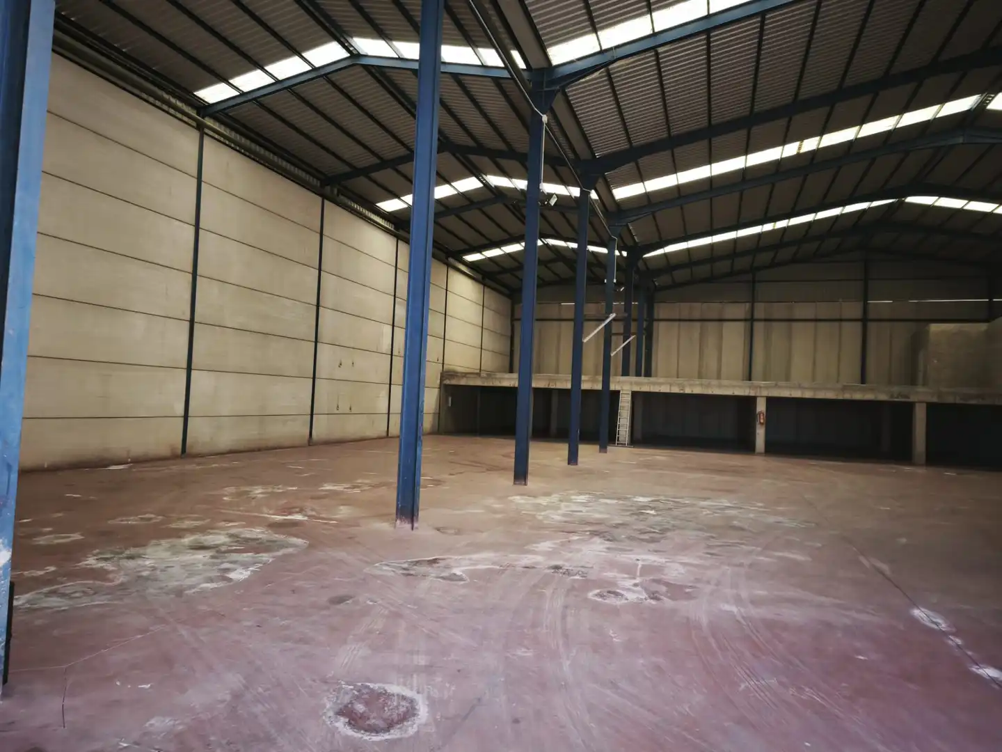 Nau industrial de lloguer a Viator