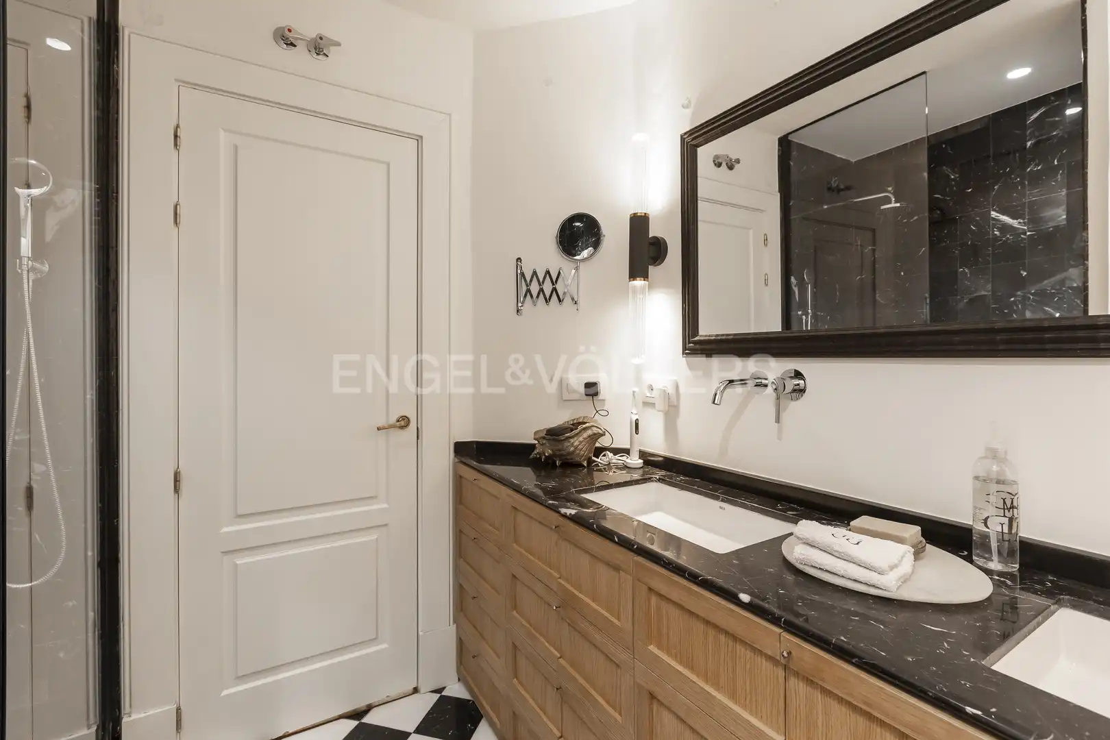 Baño de Piso en venta en Madrid con Aire acondicionado, Calefacción y Parquet