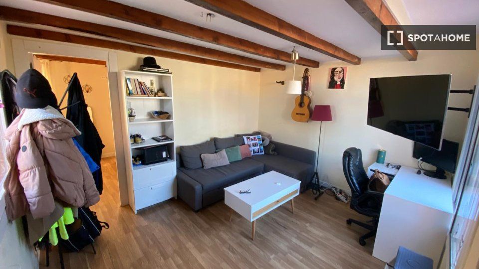 Sala d'estar de Pis de lloguer en L'Hospitalet de Llobregat amb Aire condicionat, Calefacció i Moblat