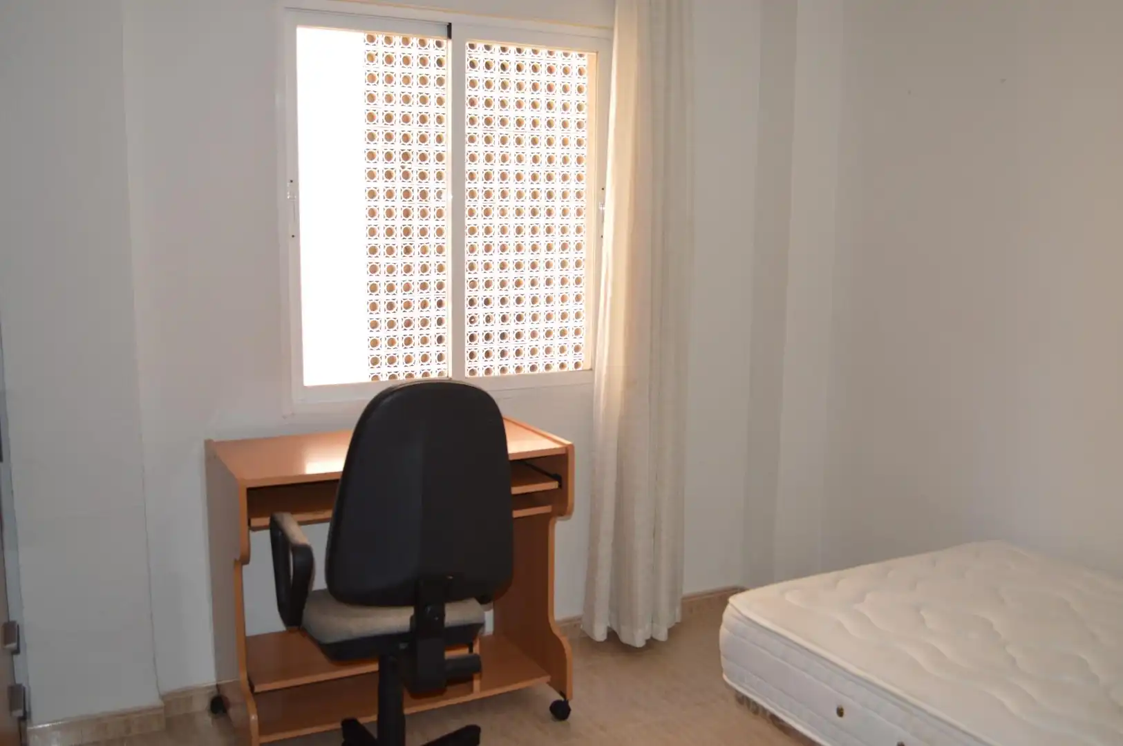 Bedroom of Flat for rent in Granada  with Terrace, Furnished and Balcony