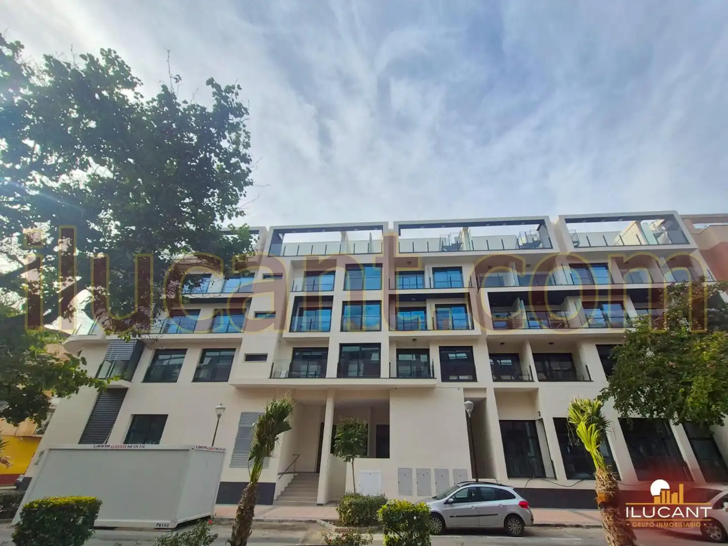 Vista exterior de Pis en venda en Alicante / Alacant amb Aire condicionat, Jardí privat i Balcó