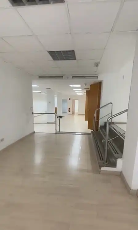 Local comercial de lloguer a Avinguda Oscar Espla 15, imagen 3