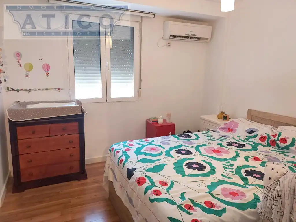Habitación de Piso en venta en Sevilla con Aire acondicionado, Jardín privado y Piscina