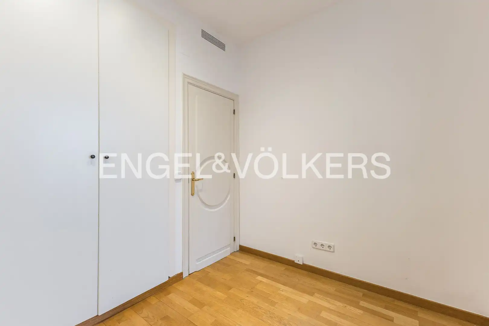Piso en venta en Barcelona con Aire acondicionado, Calefacción y Parquet